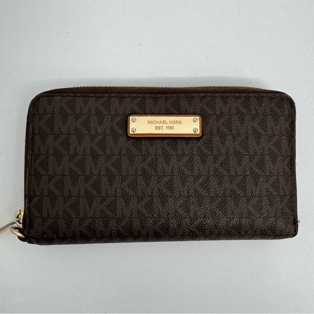 Michael kors zip Around wallet Brown